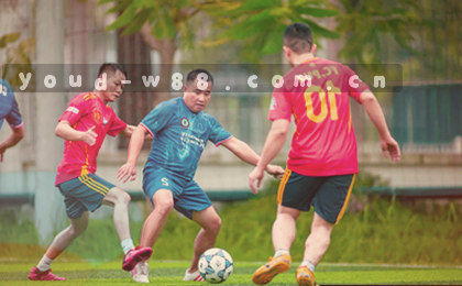 下载 即用
极致 精简
指尖 安装